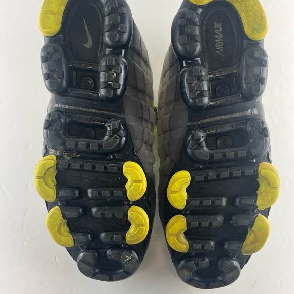 Nike Air VaporMax 95 Neon Size 10.5 Black Volt Grey Green (Pre-owned) AJ7292-001 - Picture 11 of 16